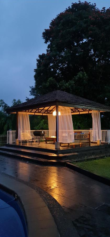 Villa Aurora Cisarua Buitenkant foto