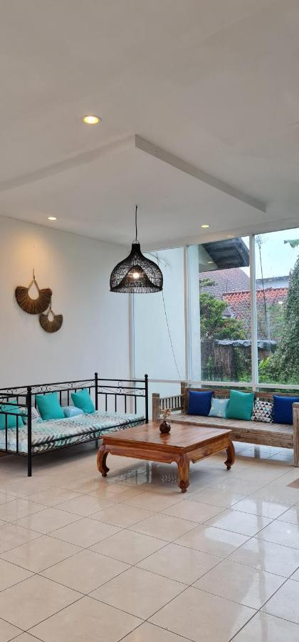 Villa Aurora Cisarua Buitenkant foto