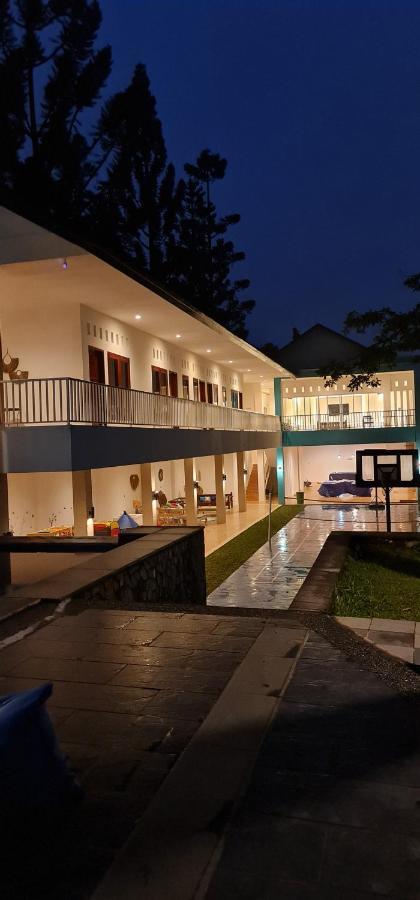 Villa Aurora Cisarua Buitenkant foto