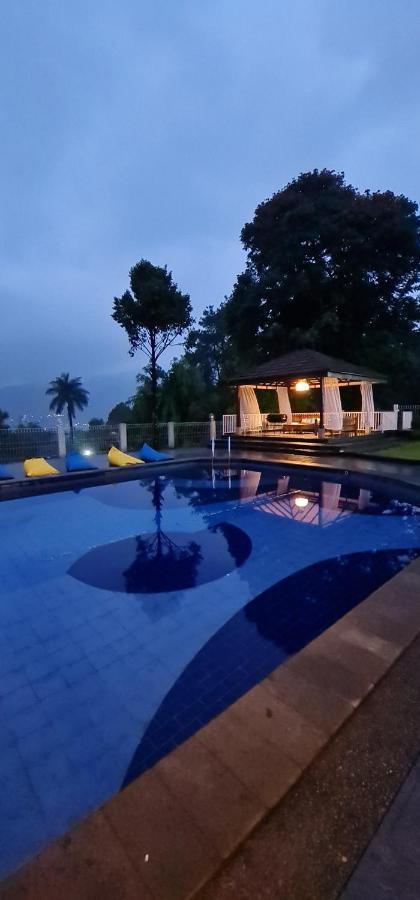 Villa Aurora Cisarua Buitenkant foto