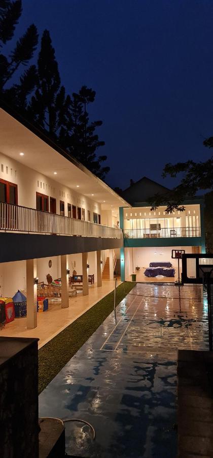 Villa Aurora Cisarua Buitenkant foto