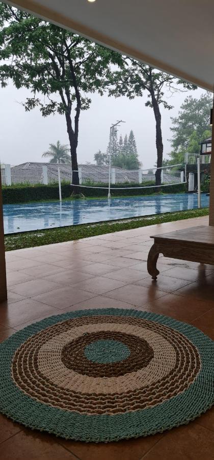 Villa Aurora Cisarua Buitenkant foto