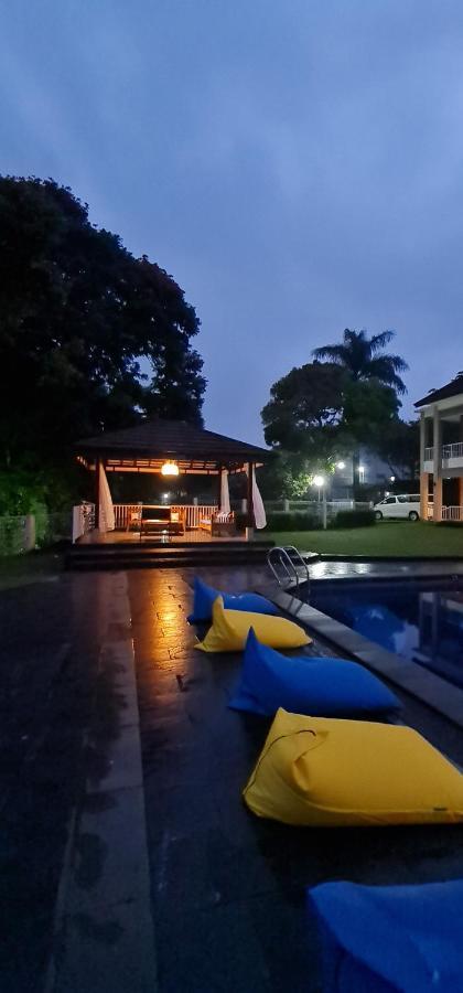 Villa Aurora Cisarua Buitenkant foto