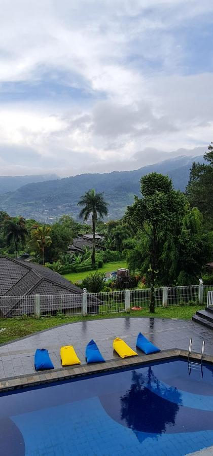 Villa Aurora Cisarua Buitenkant foto