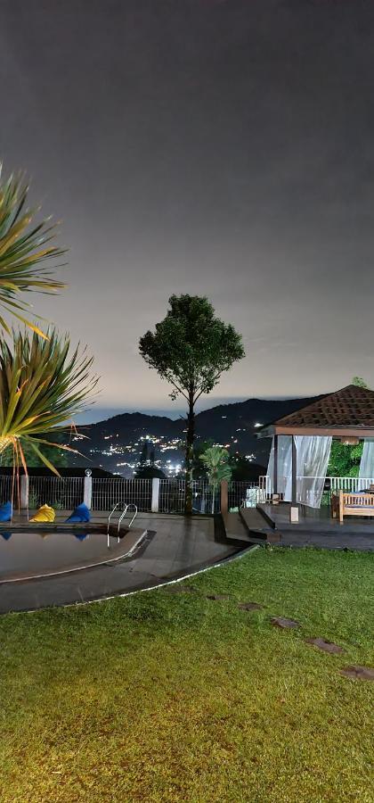 Villa Aurora Cisarua Buitenkant foto