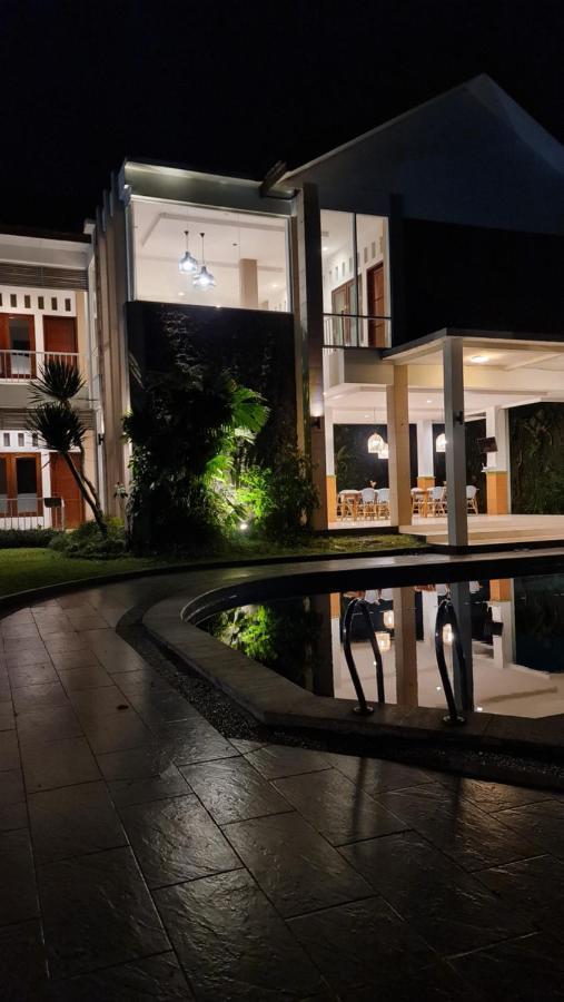 Villa Aurora Cisarua Buitenkant foto