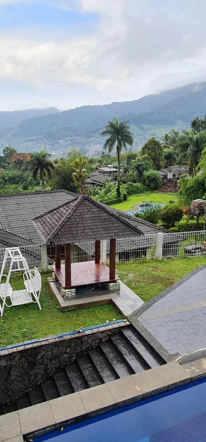 Villa Aurora Cisarua Buitenkant foto